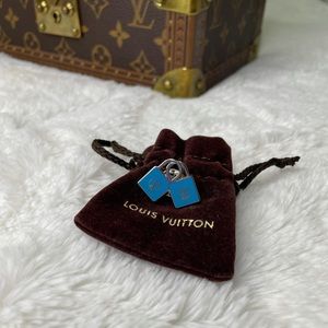 Louis Vuitton pin